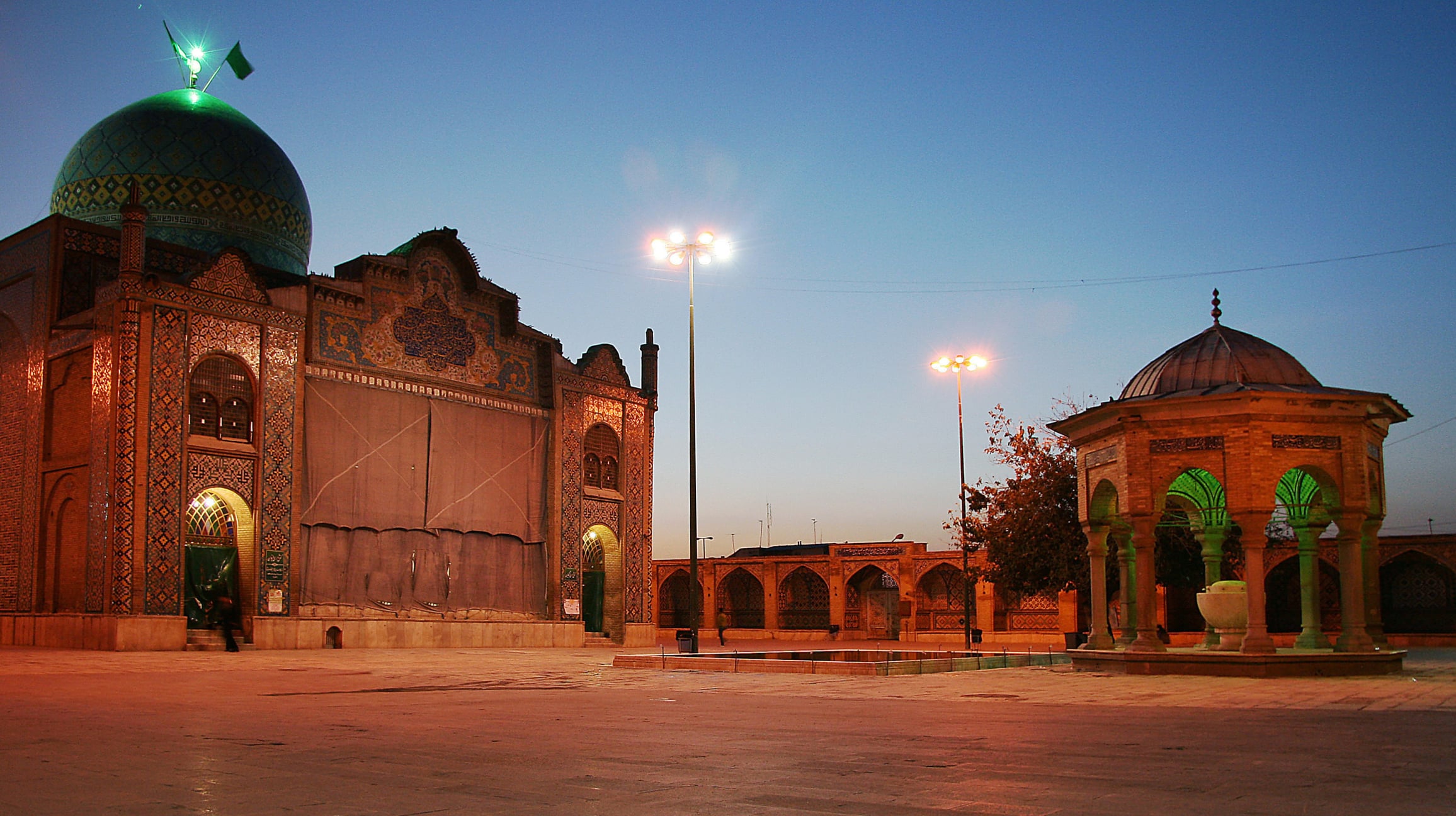 Pimeydestä valoon: Nuoren muslimin muistokirjoittajan tarina…