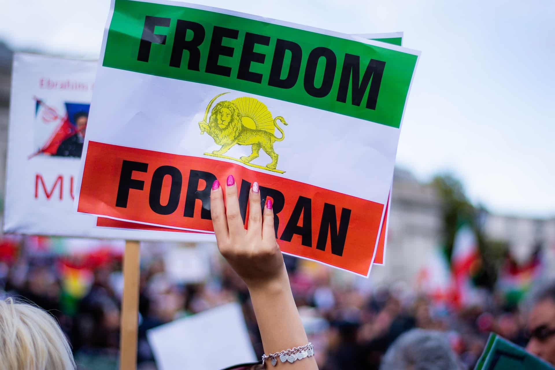 Iran dödade nästan 600 personer under 2022: Mission Network News